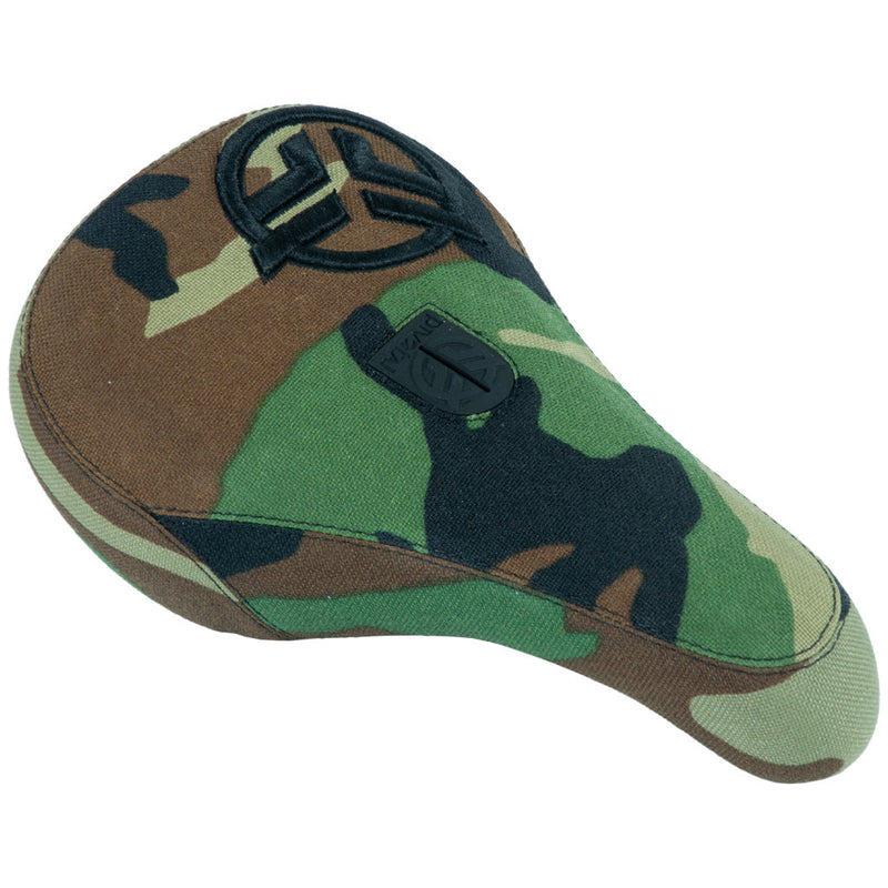 Asiento pivotante Federal Mid Logo - Camo con base de camuflaje y bordado negro en relieve