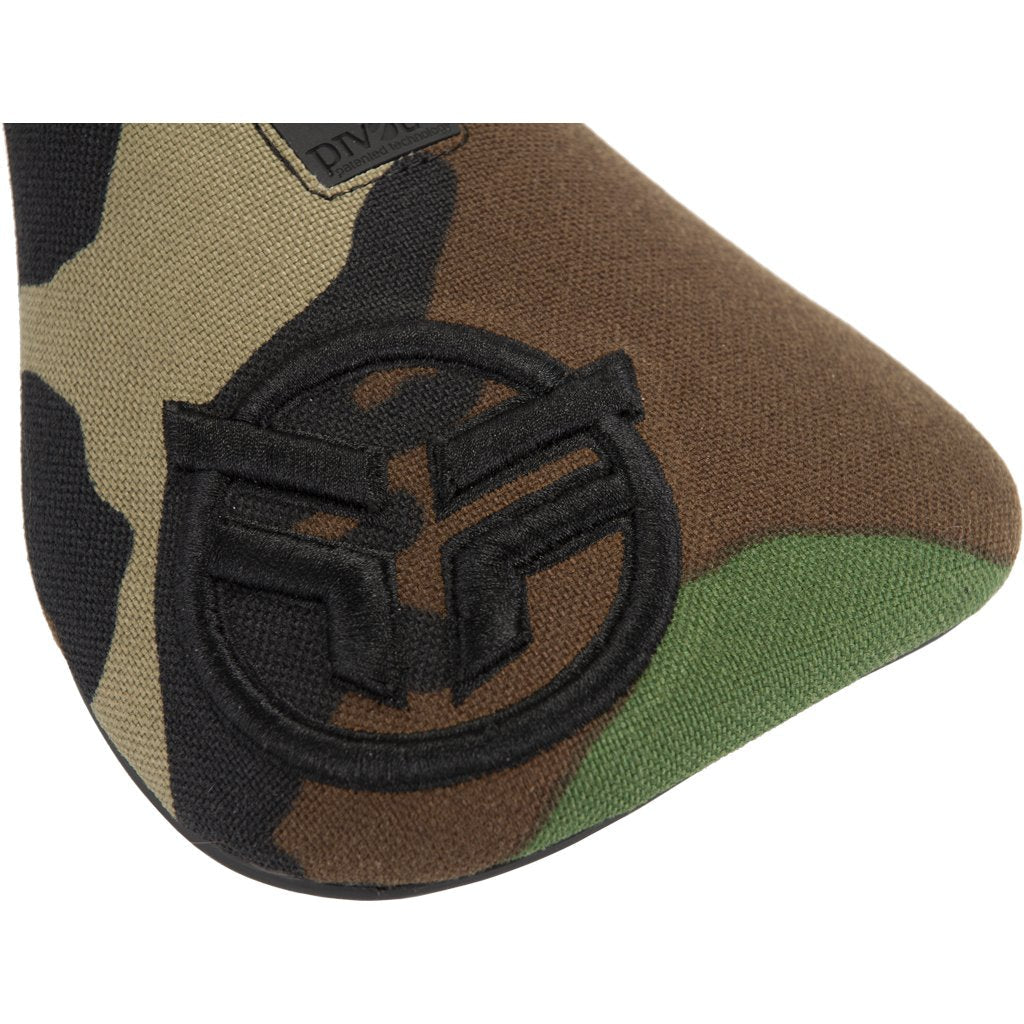 Federal Slim Pivotal Logo Seat - Camo With Raised Black Stitching